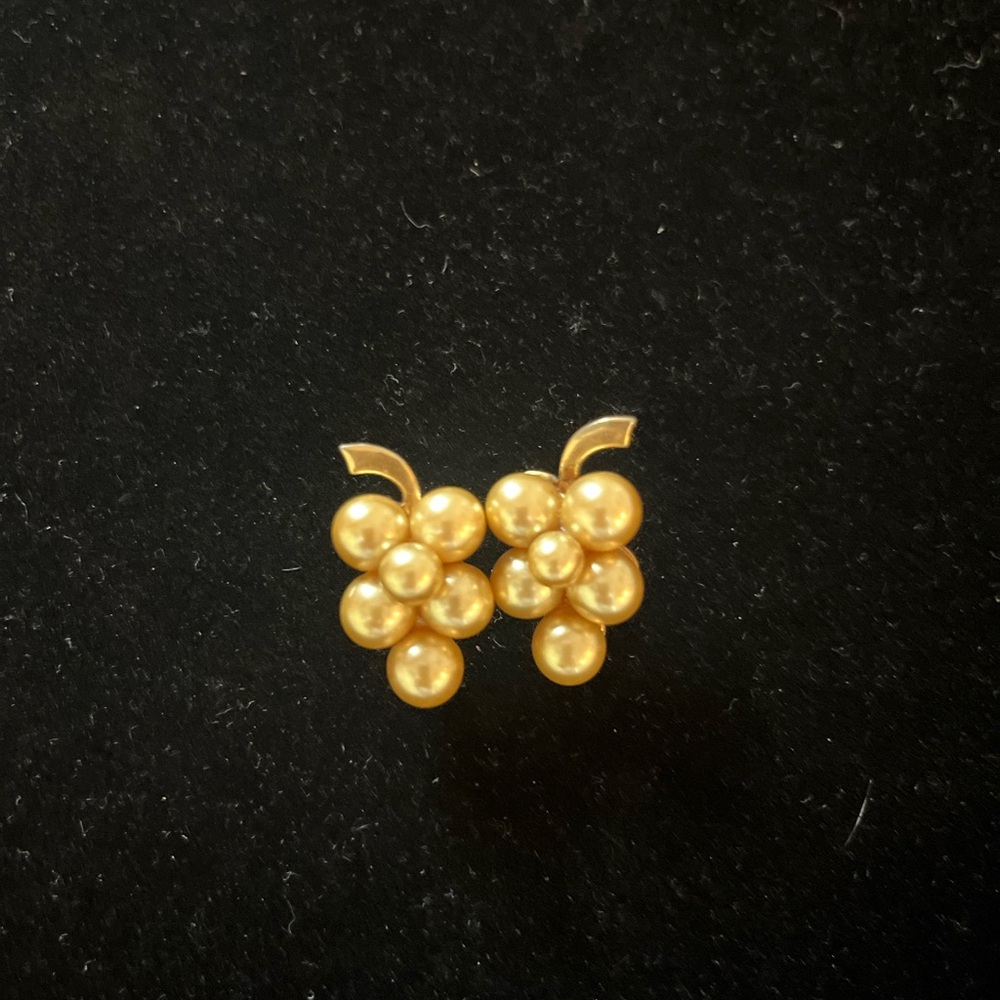 Vintage pearl grape cluster screw back earrings